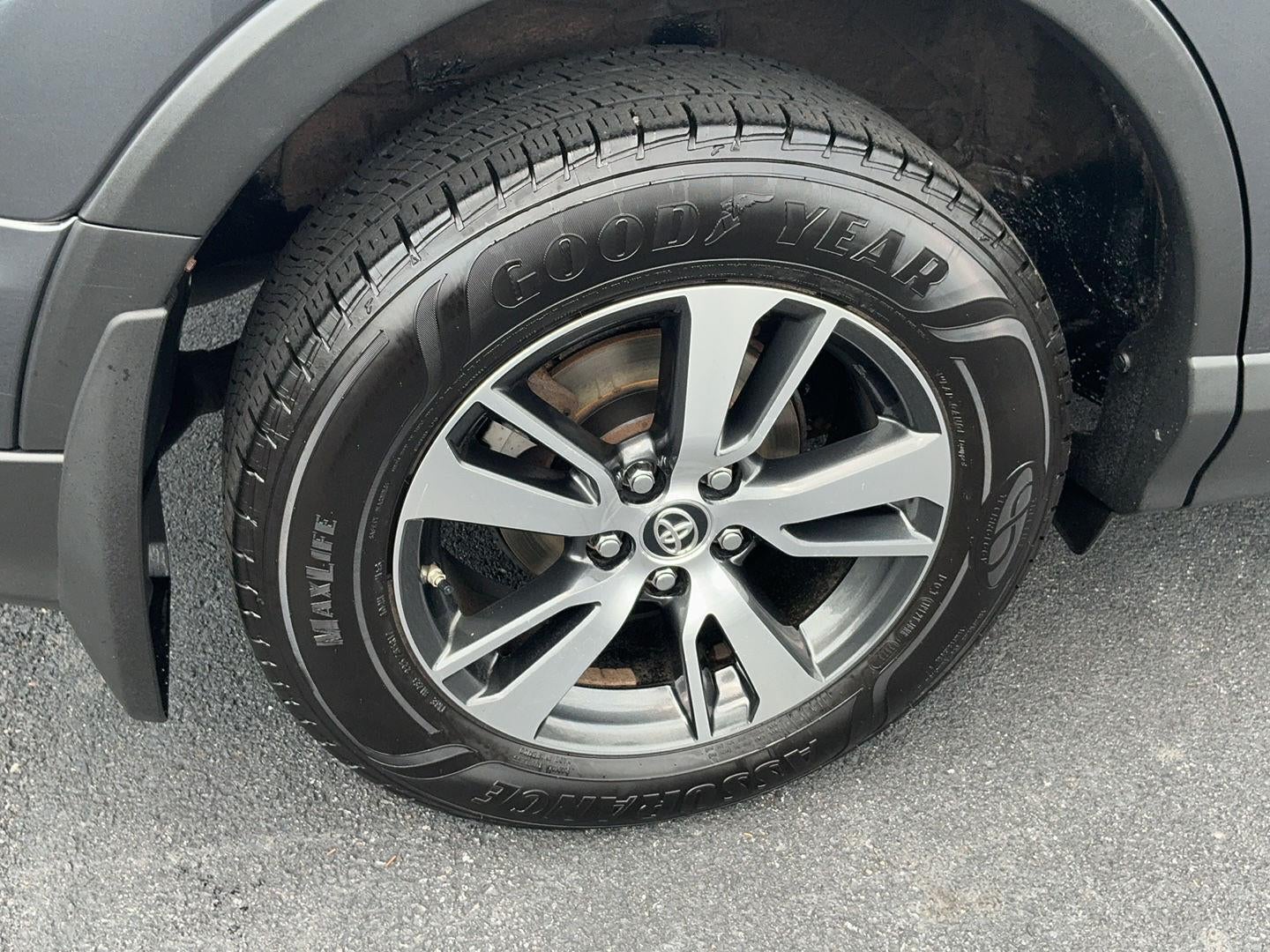 2018 Toyota RAV4 XLE