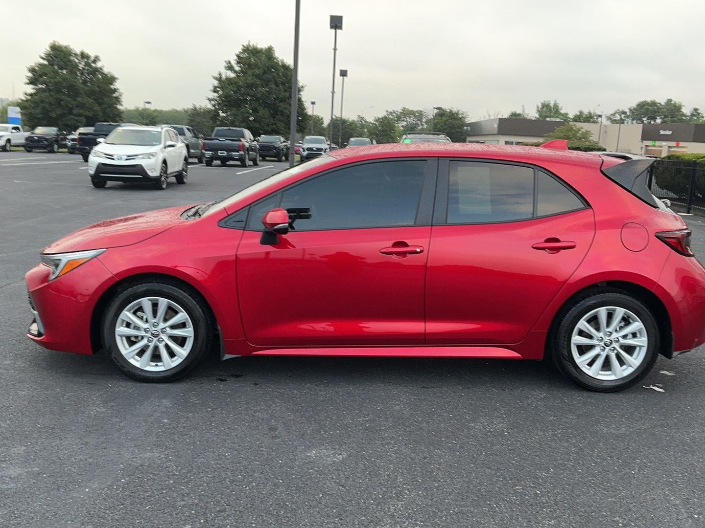 2025 Toyota Corolla Hatchback SE