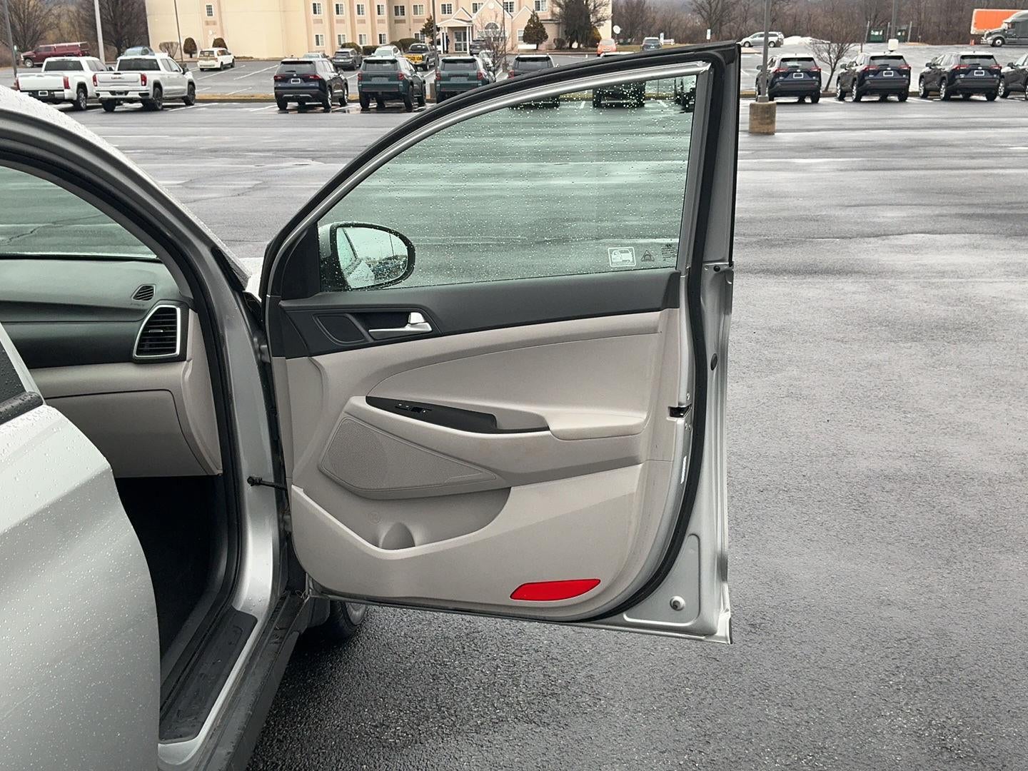 2020 Hyundai TUCSON SE