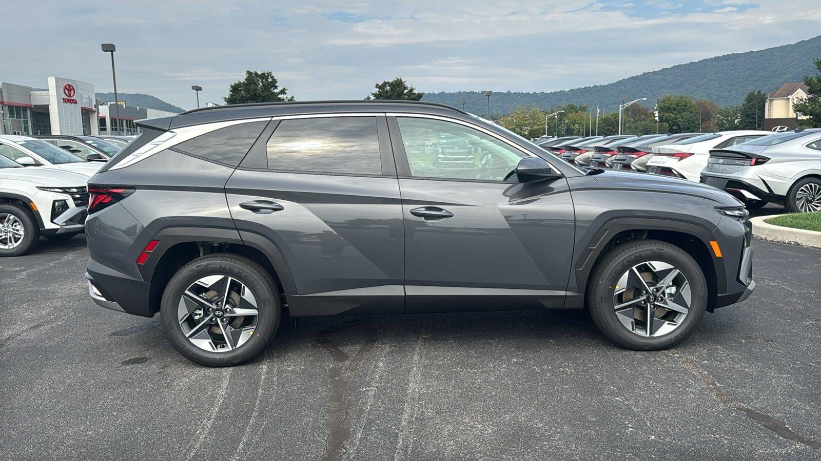 2026 Hyundai TUCSON HYBRID SEL