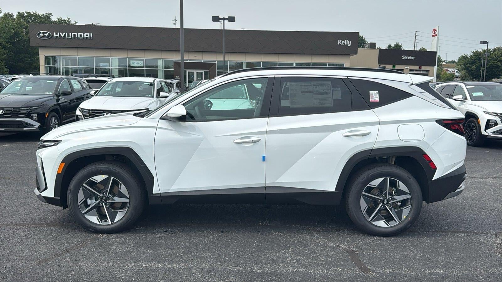 2026 Hyundai TUCSON HYBRID SEL