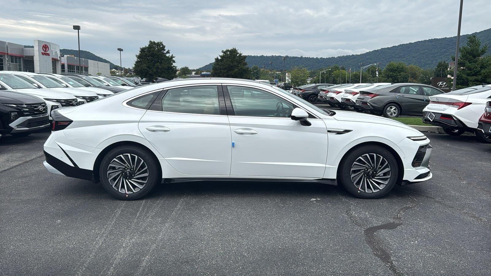 2026 Hyundai SONATA HYBRID Limited