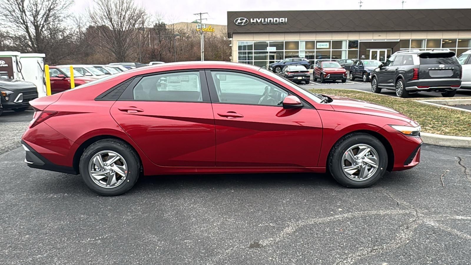 2026 Hyundai ELANTRA SE