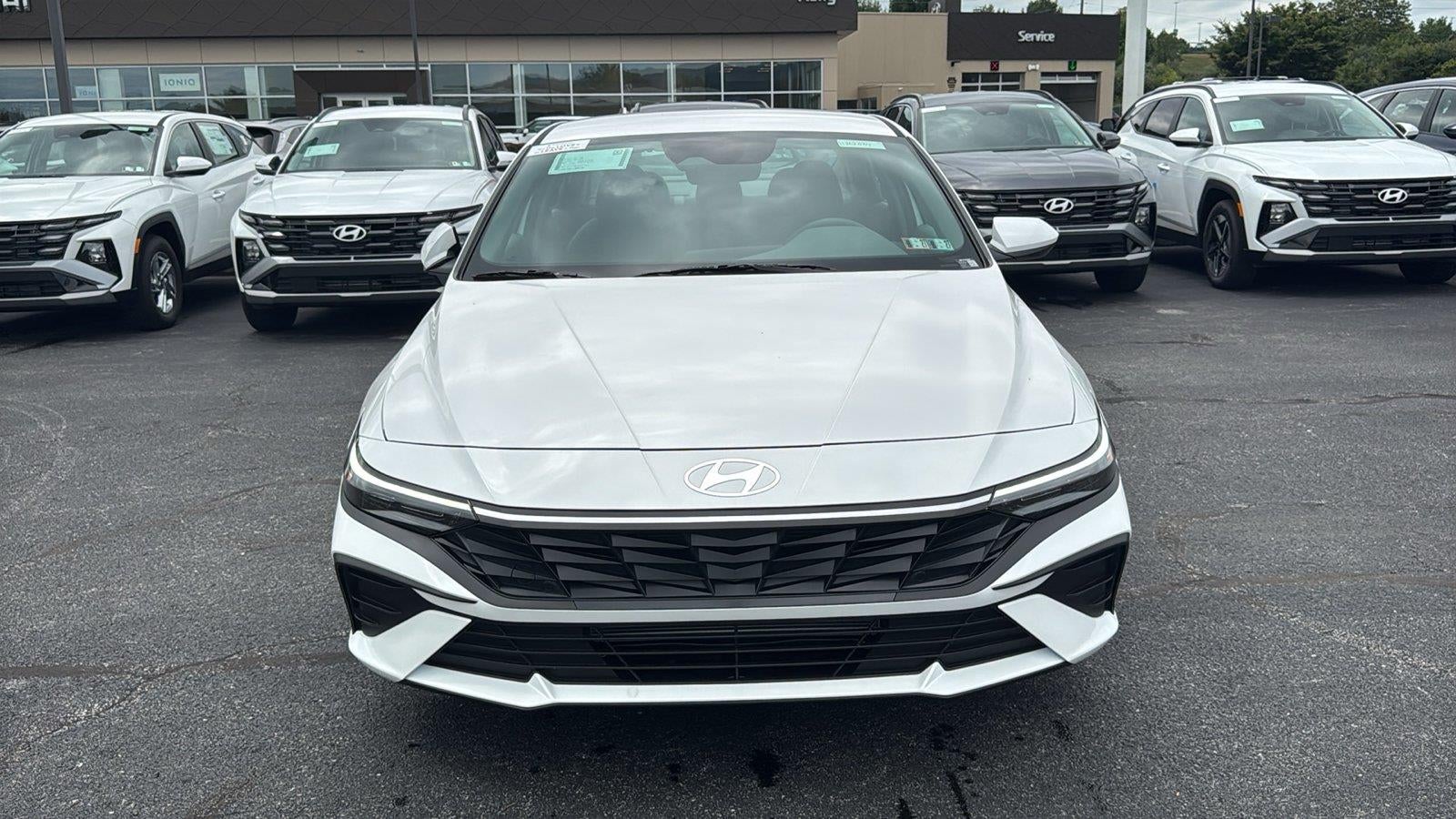 2026 Hyundai ELANTRA SE