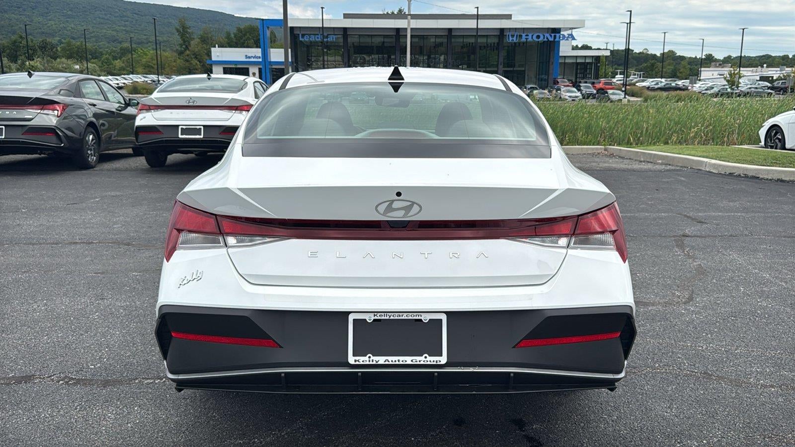2026 Hyundai ELANTRA SE