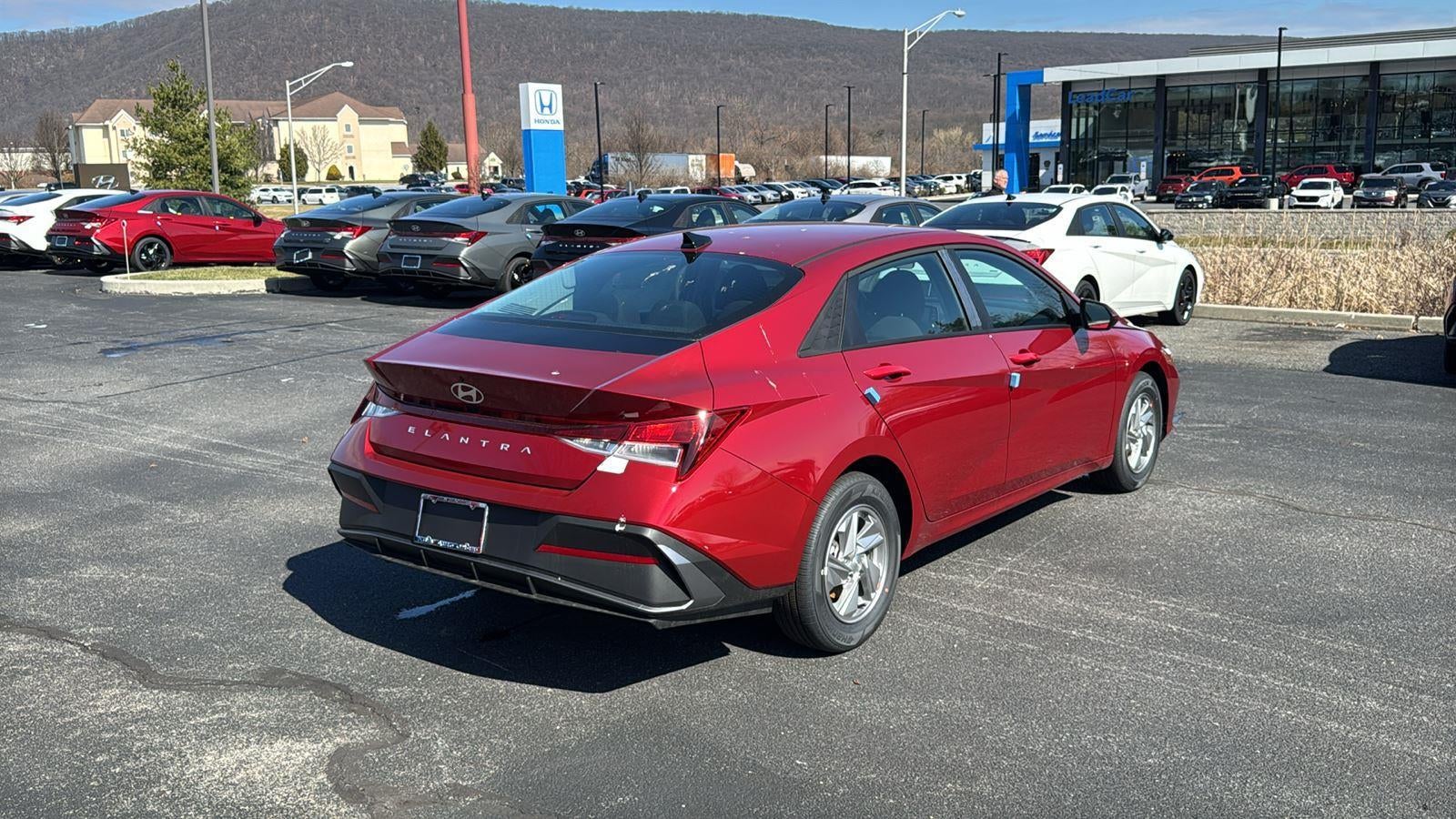 2026 Hyundai ELANTRA SE