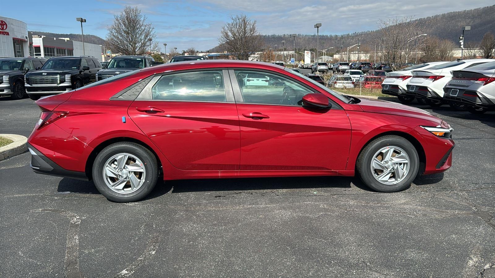 2026 Hyundai ELANTRA SE