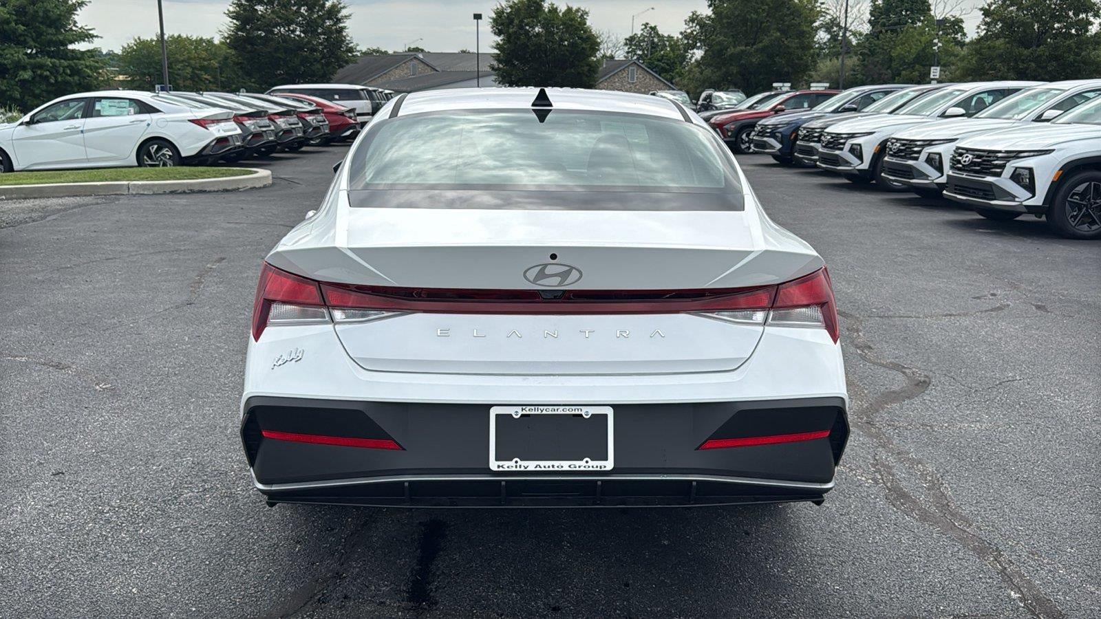 2026 Hyundai ELANTRA SE