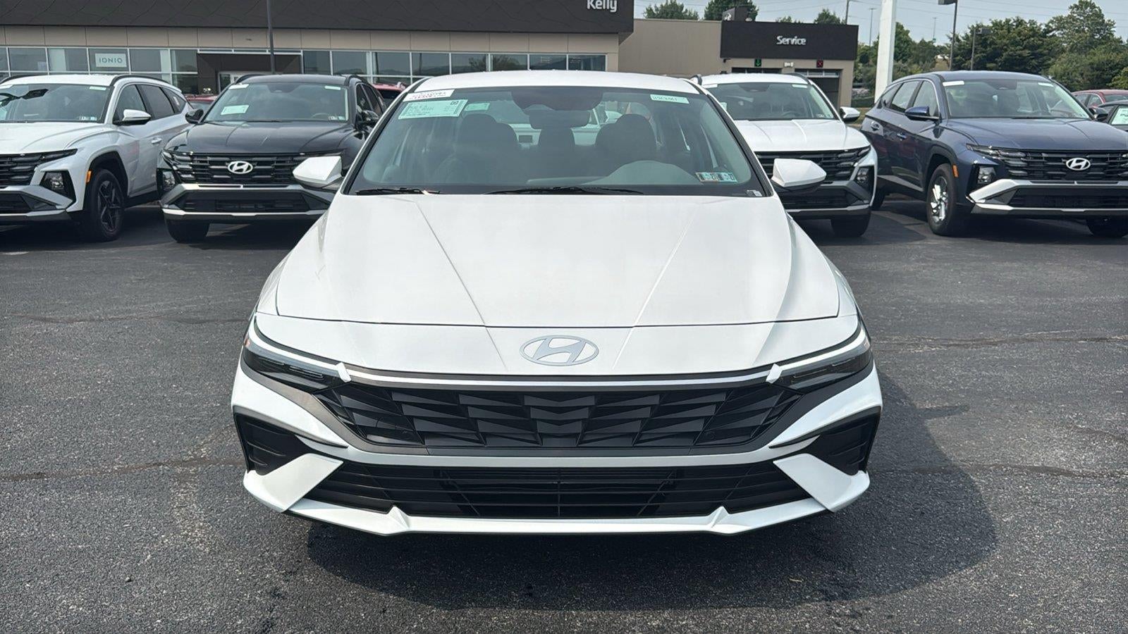 2026 Hyundai ELANTRA SE