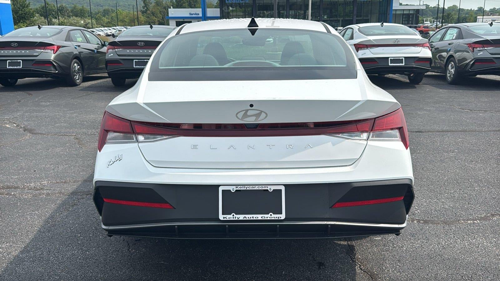2026 Hyundai ELANTRA SE