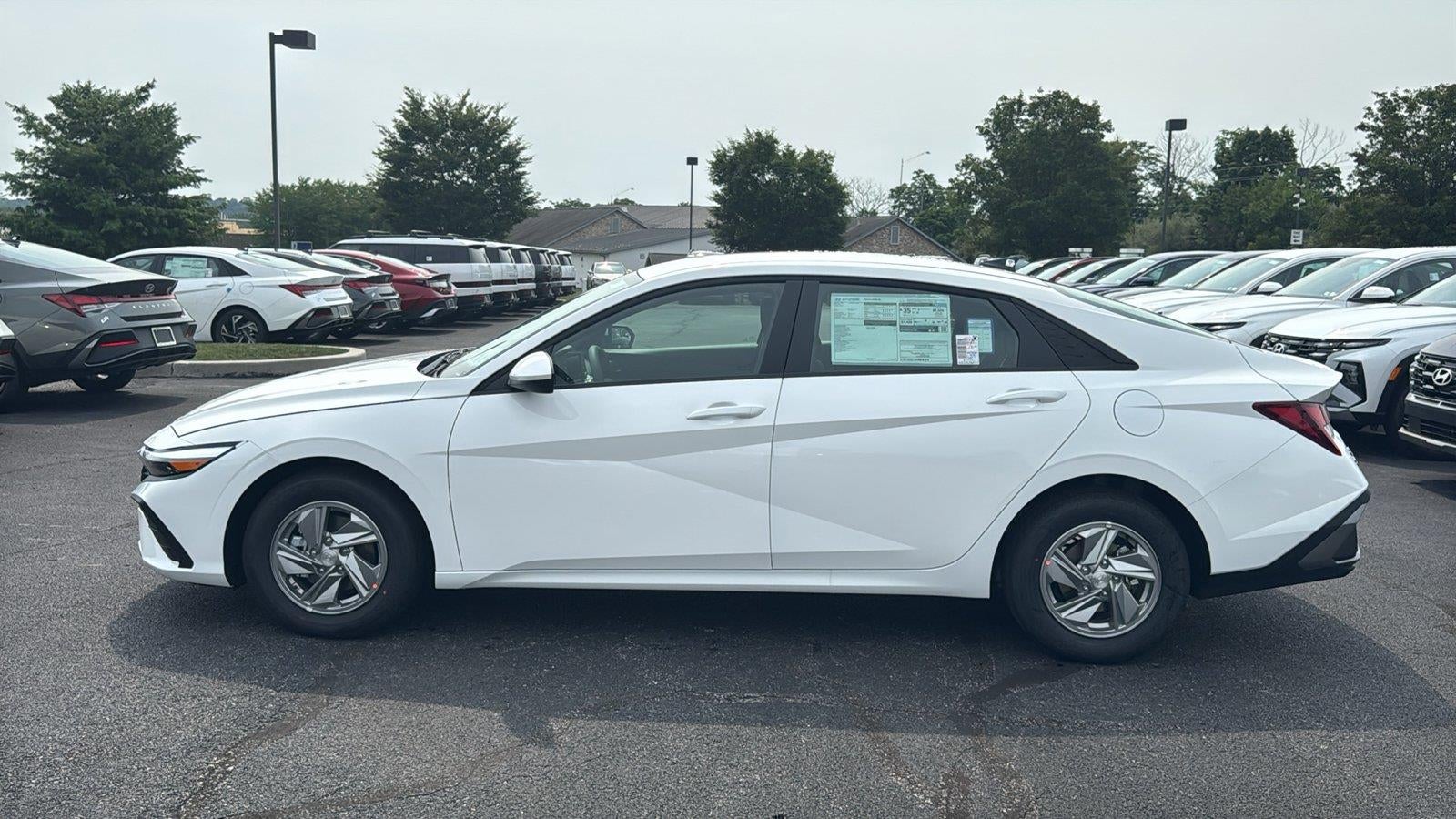 2026 Hyundai ELANTRA SE