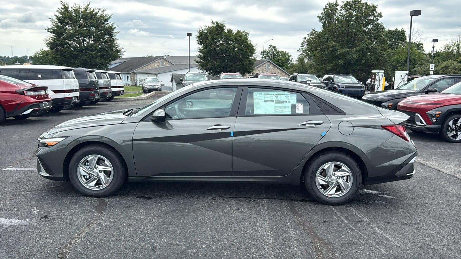 2026 Hyundai ELANTRA SE