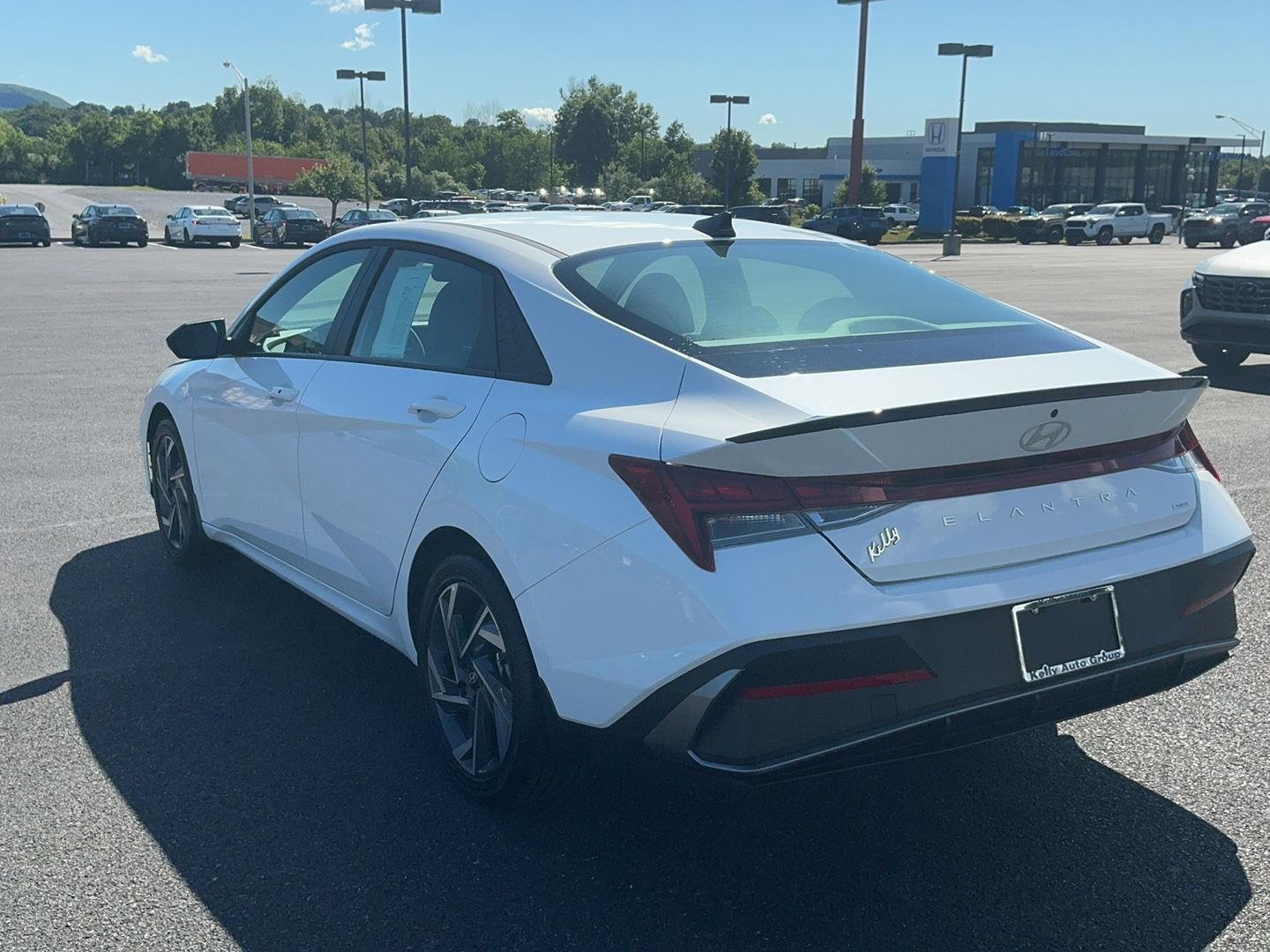 2025 Hyundai ELANTRA Base