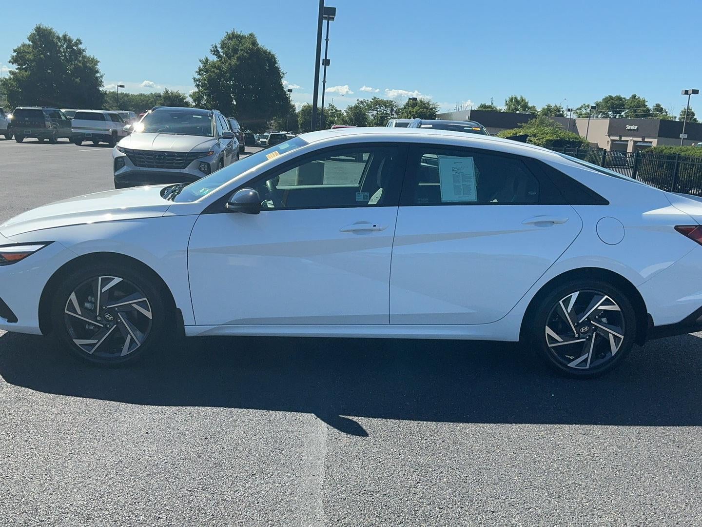 2025 Hyundai ELANTRA Base