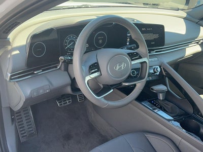 2025 Hyundai ELANTRA Base
