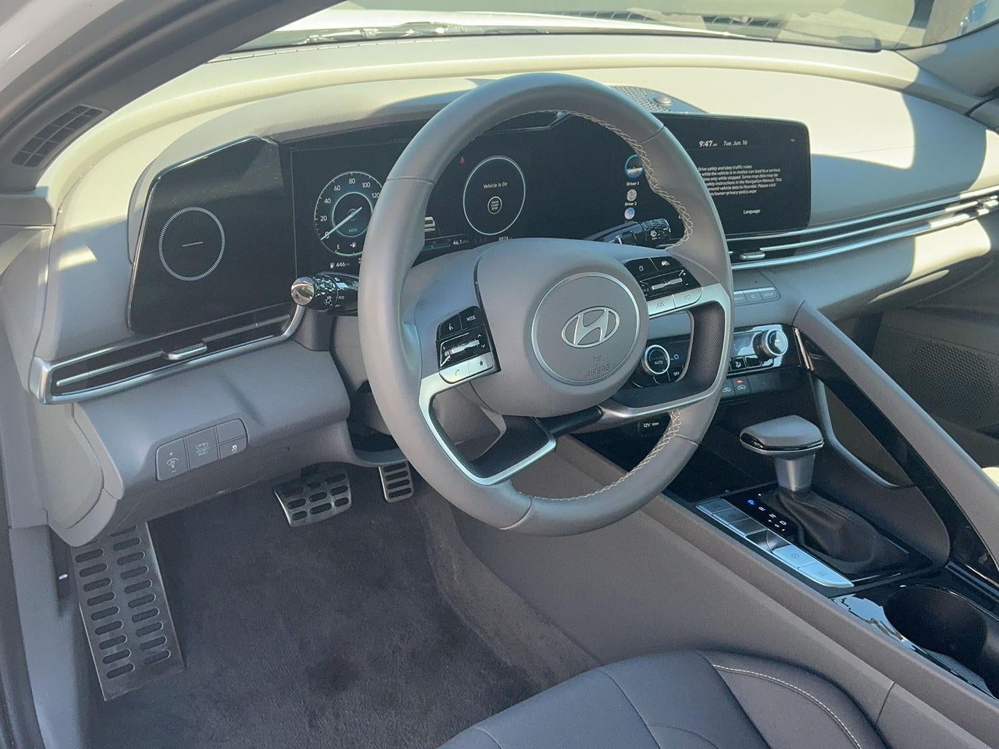 2025 Hyundai ELANTRA Base