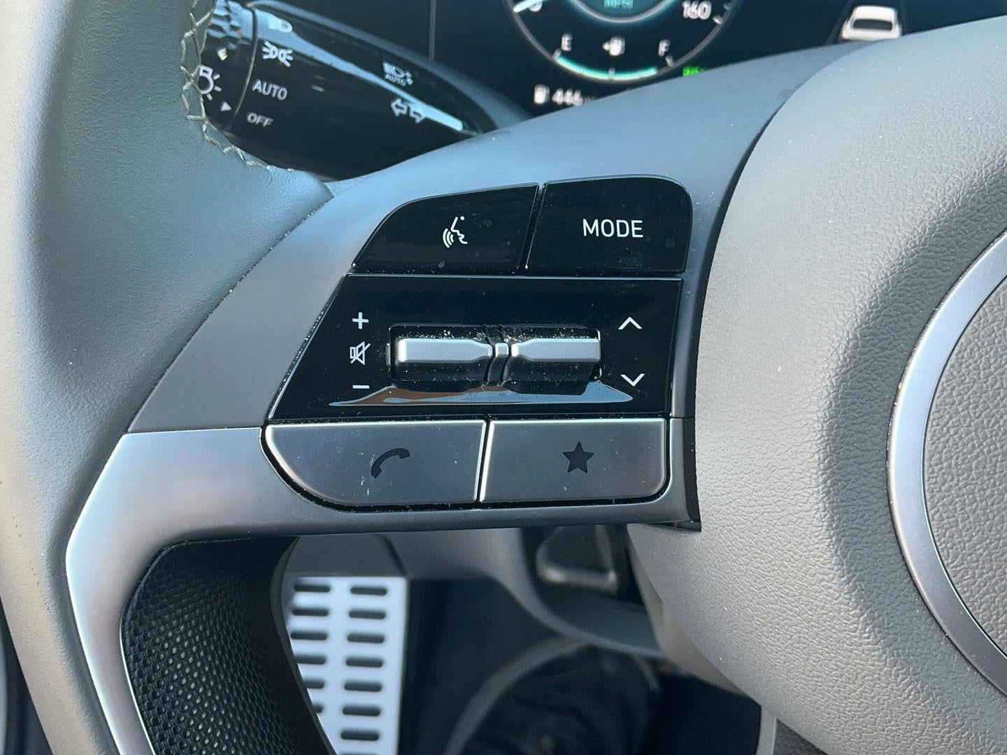 2025 Hyundai ELANTRA Base