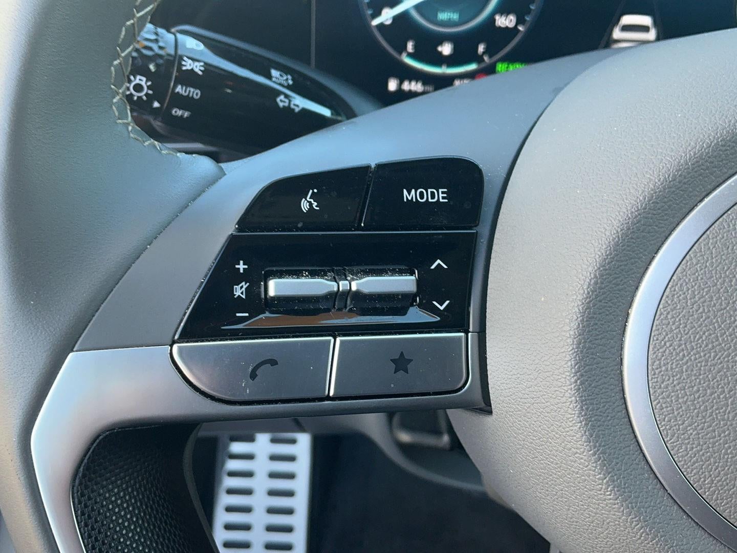 2025 Hyundai ELANTRA Base