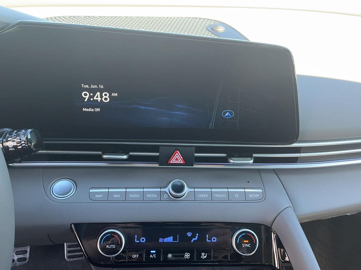 2025 Hyundai ELANTRA Base