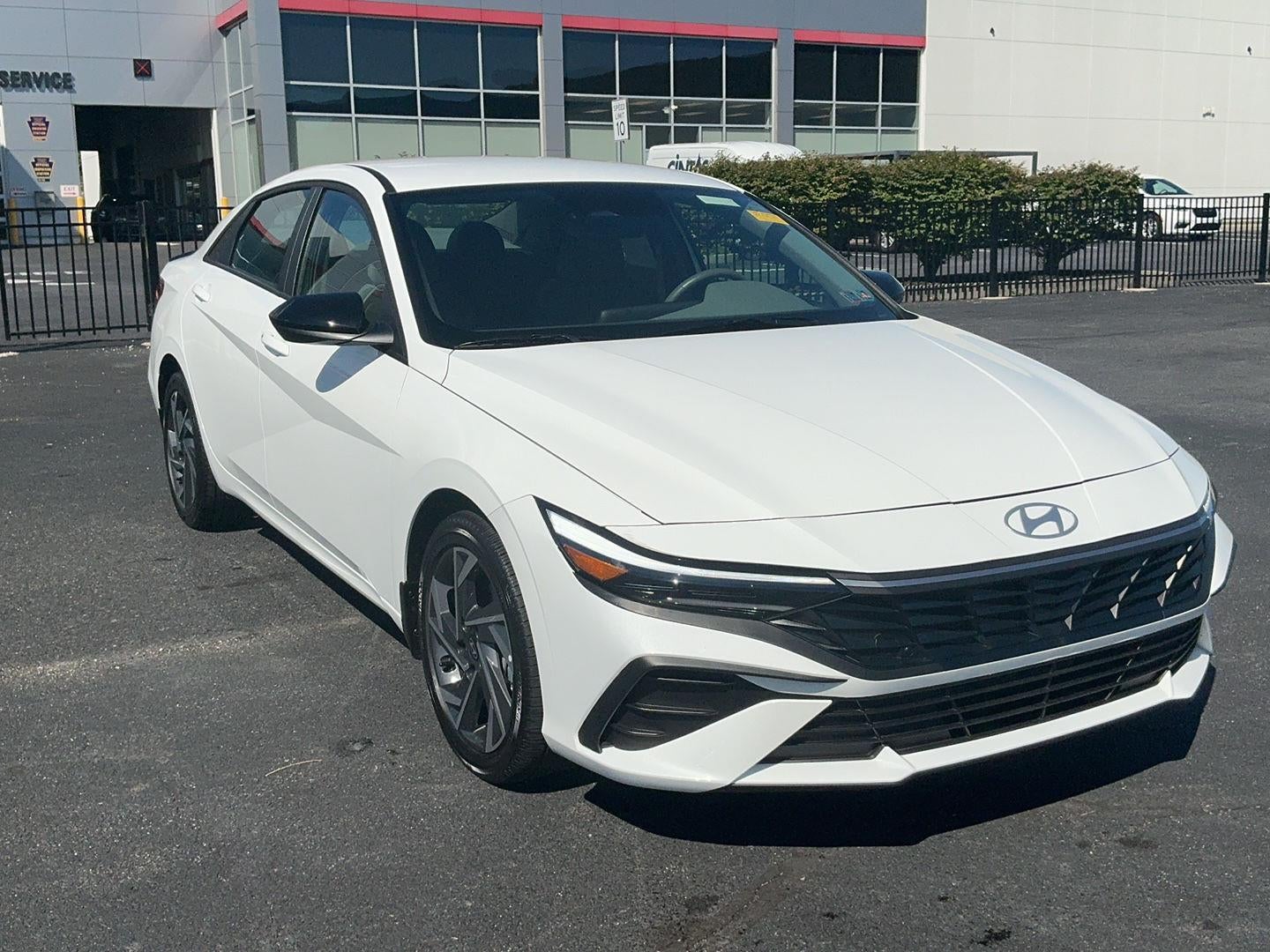 2025 Hyundai ELANTRA Base