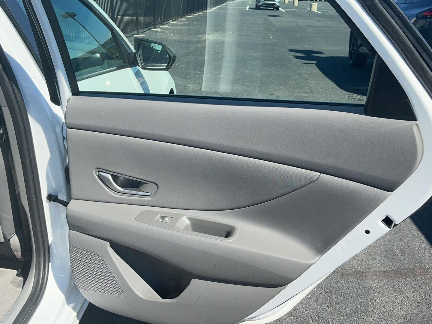 2025 Hyundai ELANTRA Base