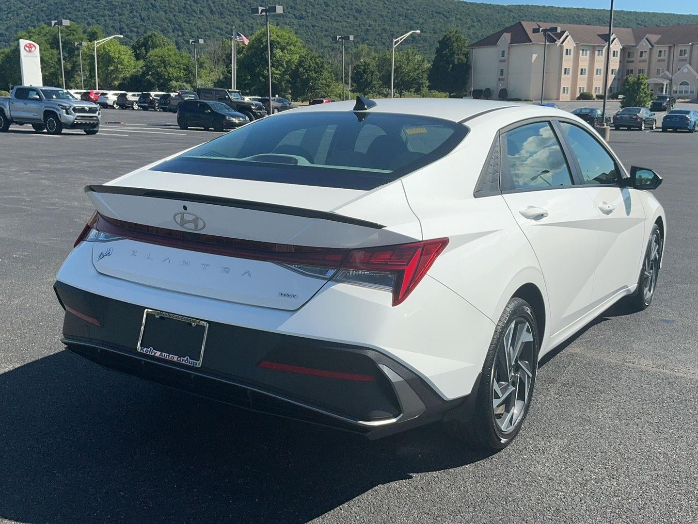 2025 Hyundai ELANTRA Base