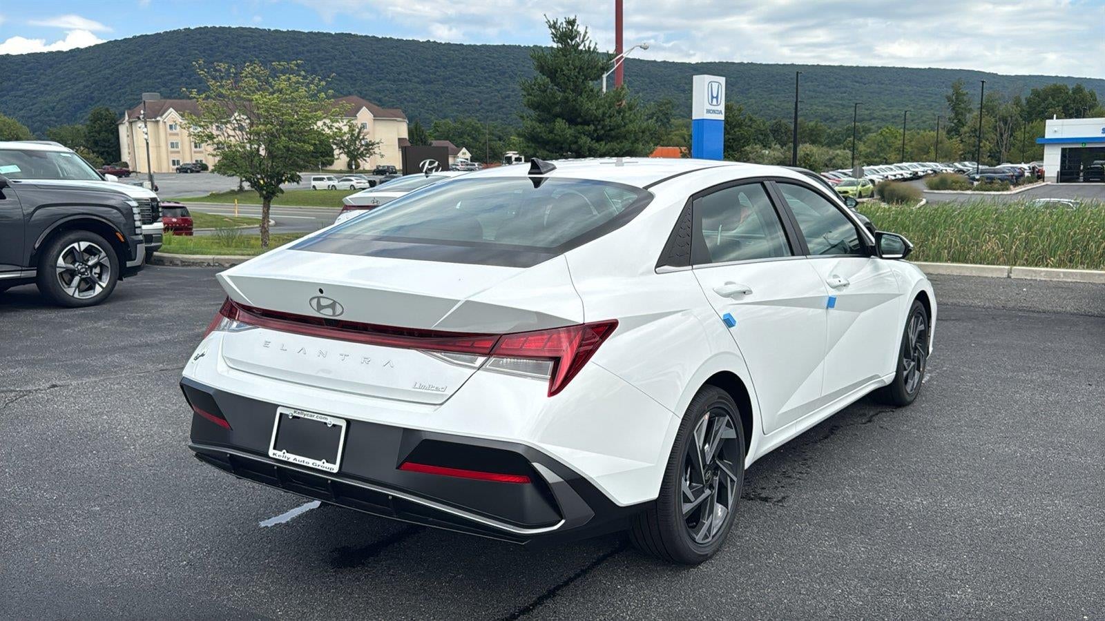 2026 Hyundai ELANTRA Limited