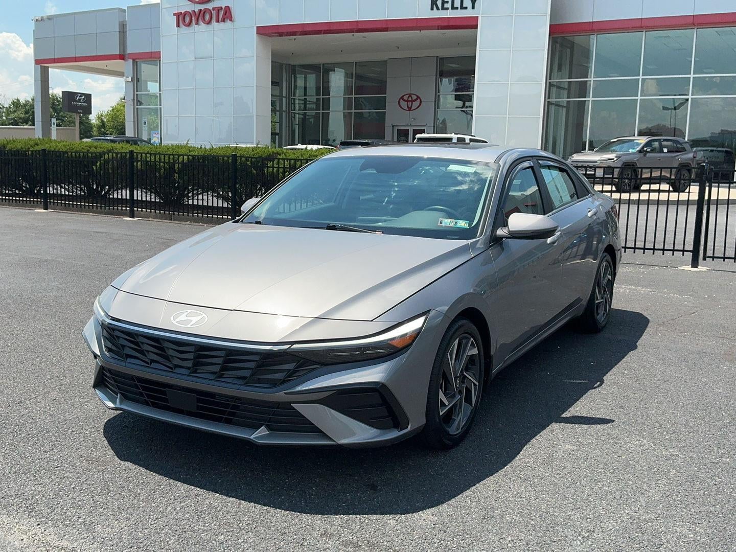 2025 Hyundai ELANTRA Limited