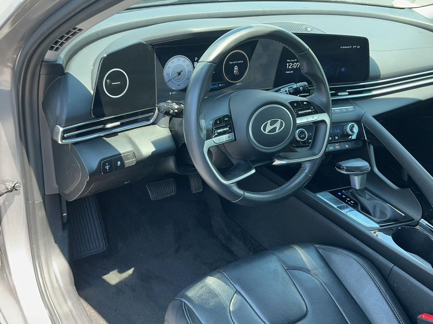 2025 Hyundai ELANTRA Limited
