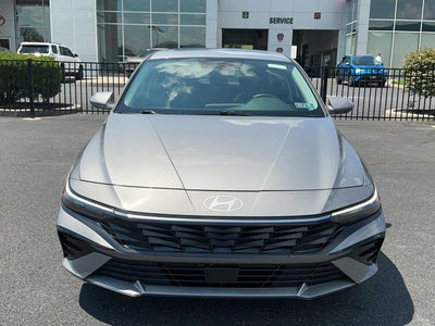 2025 Hyundai ELANTRA Limited
