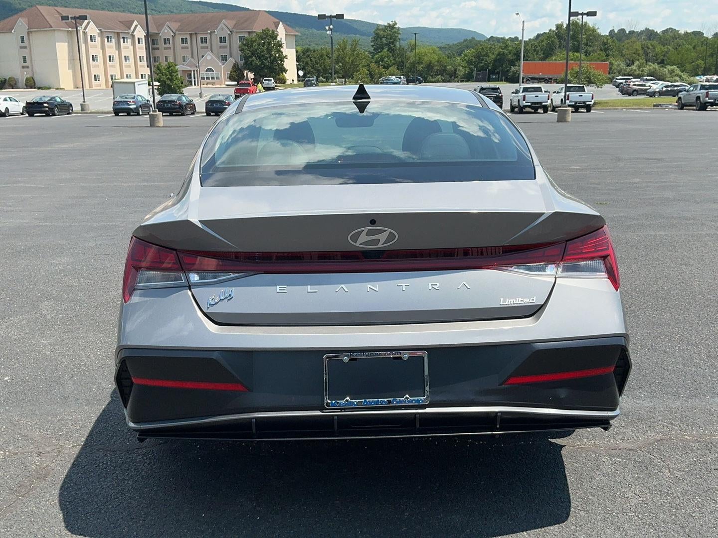 2025 Hyundai ELANTRA Limited