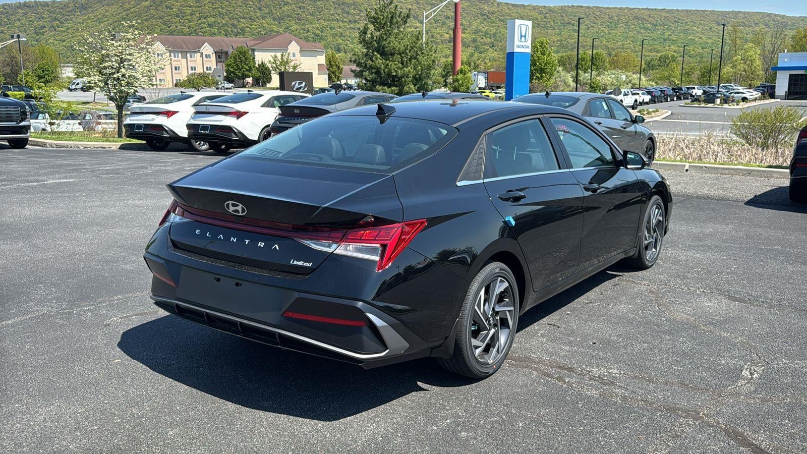 2026 Hyundai ELANTRA Limited