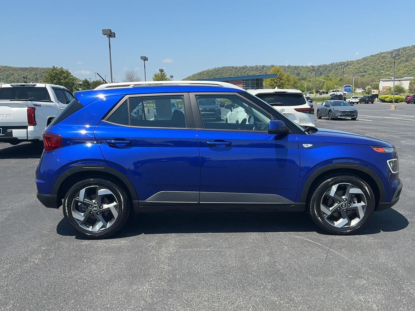 2023 Hyundai VENUE Limited