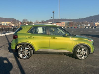 2024 Hyundai VENUE SEL