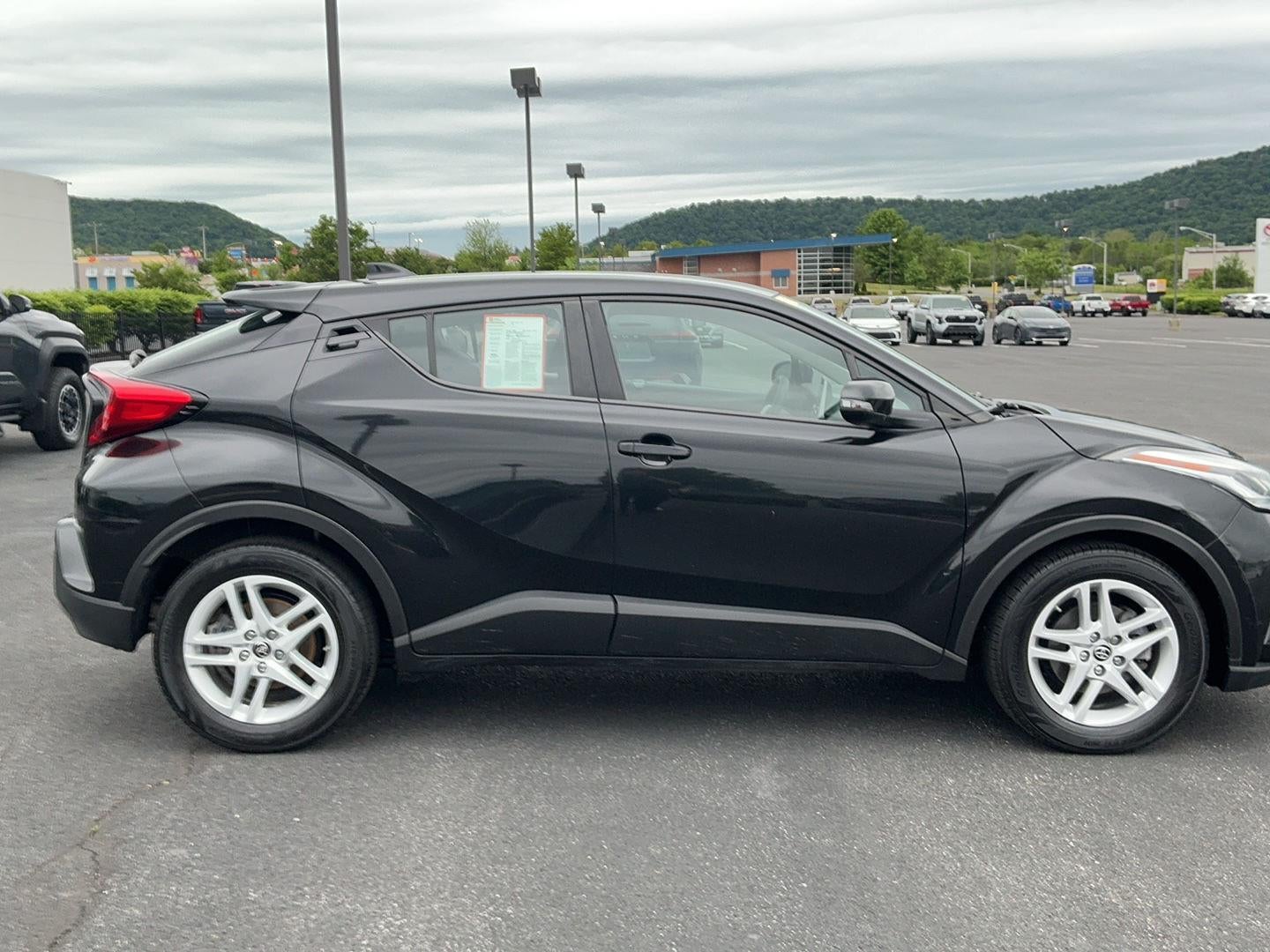 2021 Toyota C-HR LE